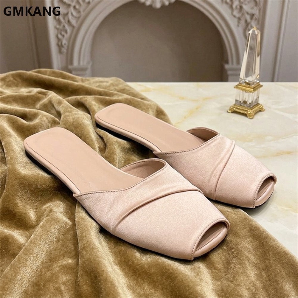 جي إم كانغ صندل نسائي مسطح من  - مراجعة Slip Dress Satin وسعره