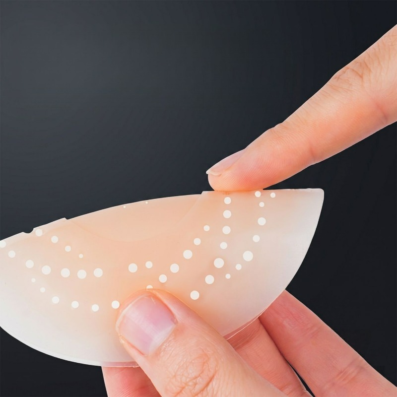 2/10 قطع من أغطية الحلمات القا - مراجعة Silicone Bra Adhesive وسعره