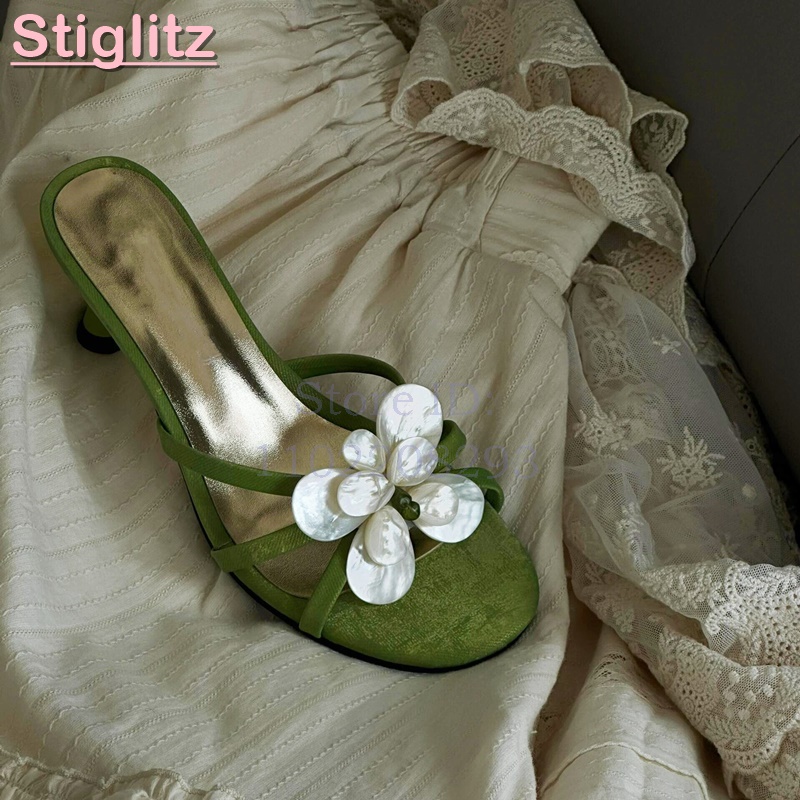 صنادل أنيقة بكعب عالٍ مزينة بز - مراجعة Slip Dress Satin وسعره