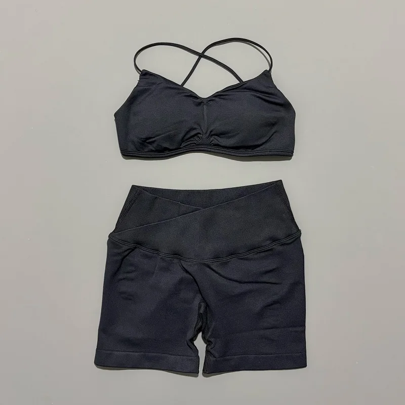 طقم رياضي نسائي من قطعتين: حما - مراجعة Sports Bra High Impact وسعره